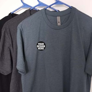 T-shirts promotionnels Next Level Apparel 6010 en tissu tri-mélange avec logo personnalisé sérigraphié pour acheteurs en gros aux États-Unis - Product Image 1