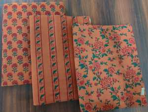 Tela de algodón estampada a mano de Jaipur, suave, premium, ligera, lista para exportación a granel, proveedor mayorista. - Product Image 1