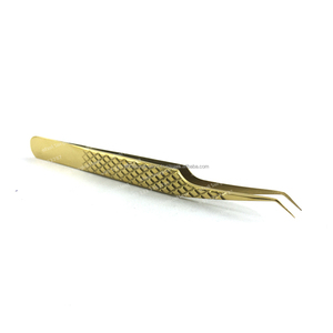 Pince à épiler Volume 45 degrés Poignée diamantée Titane Plasma Finition dorée Pince à épiler Volume russe 45 degrés Durable - Product Image 1
