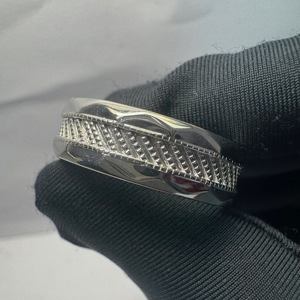 Anillo de Boda Clásico de Platino PT950 para Hombre |   Anillo de ajuste cómodo con textura - Product Image 5