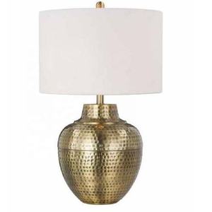 Lampe de table décorative en aluminium martelé doré de style mid-century moderne, très vendue, pour salon, chambre à coucher, écologique - Product Image 6