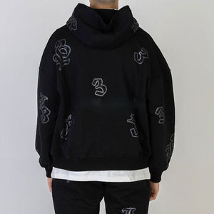 Conjunto de Sudadera con Capucha y Pantalones Deportivos Negros para Hombre, con Bordado de Letras Góticas y Pedrería, Estilo Casual Urbano - Product Image 3