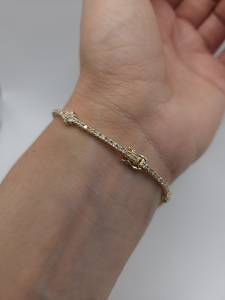 สร้อยข้อมือเทนนิสประดับมอสซาไนต์คุณภาพสูงขนาด 2 มม. ลายดอกไม้ เงินแท้ 925 ชุบโรเดียม ผ่านการทดสอบเพชร เหมาะสำหรับเป็นของหมั้น - Product Image 4