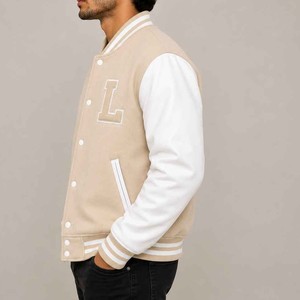 Blouson universitaire homme beige et blanc avec lettre L en relief, à capuche, col montant fin, coupe ajustée, respirant, pour l'hiver - Product Image 5