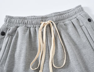 Vêtements de sport d'été pour hommes avec logo personnalisé Short de survêtement en coton Coupe ample Streetwear Hip Hop avec motif solide pour l'entraînement décontracté - Product Image 2