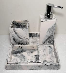 Ensemble de salle de bain en résine époxy personnalisé, distributeur de savon, kit de maquillage, porte-pinceaux, plateau de rangement pour vanité à prix abordable - Product Image 6