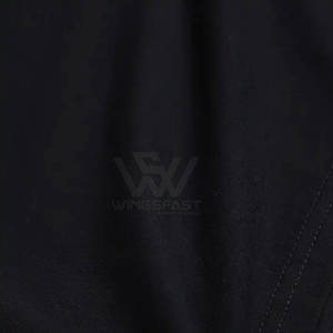Camiseta con pedrería que añade brillo tanto a la ropa informal como a las fiestas. - Product Image 3