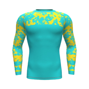 Camiseta de compresión para hombre con logo personalizado, 100% poliéster, manga larga, transpirable, ecológica, perfecta para el gimnasio, entrenamiento o uso diario. - Product Image 2