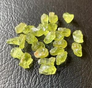 Raw <b>Peridot</b> Gemstones Natural August Birthstone Rough Green Crystal Healing Stone For Jewelry Making Bulk Supply - Product Image 1