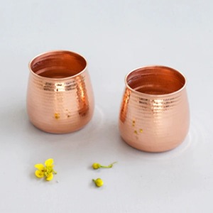 Mug à eau en cuivre martelé de luxe, vaisselle durable de qualité alimentaire pour l'hydratation quotidienne - Product Image 4