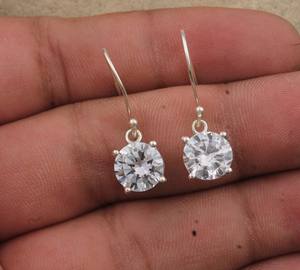 Pendientes Clásicos de Plata de Ley 925 con Circonita Cúbica, Corte Brillante, 4 Puntas, Forma de Gota de Agua, para Mujer, para Bodas, Uso Diario - Product Image 3