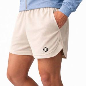 Shorts de course décontractés pour hommes en maille perforée, légers, à ourlet incurvé, pour l'entraînement sportif, fourniture en marque blanche - Product Image 1