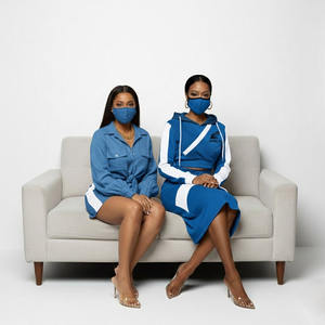 Conjunto de faldas transpirables OEM personalizadas para mujer, top corto con capucha y estampado de logotipo informal, conjunto de faldas con capucha para invierno. - Product Image 4