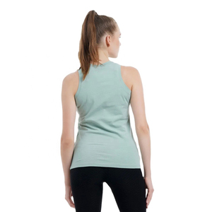 Débardeur de sport sans manches haut de gamme pour femmes, personnalisable avec logo, respirant et de qualité supérieure, idéal pour la gym et les jeunes filles. - Product Image 3