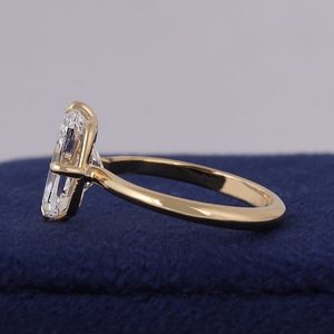 Bague de fiançailles solitaire en diamant de laboratoire allongé de 4 carats, style « Old Mine », certifiée IGI - Product Image 3