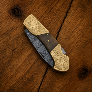 Cuchillo de bolsillo plegable de lujo hecho a mano de acero de Damasco con mango de hueso y latón grabado, con funda de cuero. Fabricante OEM ODM. - Product Image 3