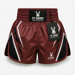 Shorts de boxe Muay Thai athlétiques avec finition satinée lisse, construction respirante et design performant pour les professionnels. - Product Image 6