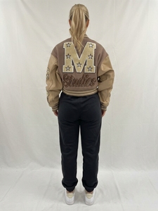 Veste universitaire classique personnalisée pour femme, style baseball, manteau bomber décontracté, vêtement d'extérieur tendance, qualité supérieure - Product Image 6
