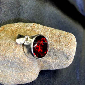 Colgante de Plata de Ley 925 Cachemira rubí rojo colgante de piedras preciosas joyería hecha a mano joyería de rubí regalo de Navidad para ella - Product Image 2