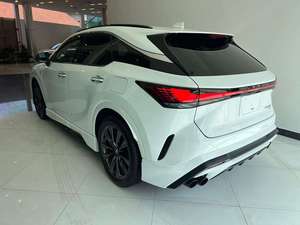 รับรถ SUV รุ่น Executive RX350 Sport Design Trim ปี 2025 - Product Image 3