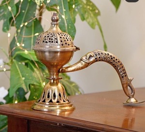 Brûleur d'encens en laiton au design antique, aspect moghol, décoratif pour la maison et l'hôtel, parfum agréable, meilleur prix abordable - Product Image 5