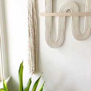 แขวนผนัง macrame สีขาวที่มีสไตล์สำหรับตกแต่งบ้านที่ทันสมัยห้องนอนห้องนั่งเล่นและตกแต่งผนังภายในที่เรียบง่ายหรูหรา - Product Image 2
