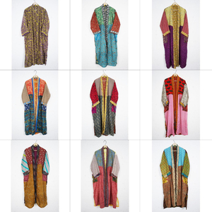 ชุดคลุมกิโมโนผ้าไหมสไตล์วินเทจสำหรับผู้หญิงรุ่นใหม่ล่าสุด ดีไซน์หรูหราสำหรับฤดูใบไม้ร่วง ระบายอากาศได้ดี เนื้อผ้านุ่ม เหมาะสำหรับใส่คลุมชุดว่ายน้ำชายหาด คอวี พร้อมเชือกผูก - Product Image 1
