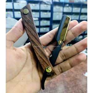 Cuchilla de Afeitar Profesional con Mango de Madera y Acero Inoxidable Premium para Barbería, Uso Doméstico y en Salón de Belleza - Product Image 3