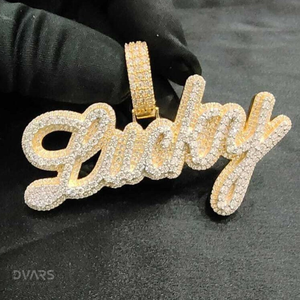 Colgante de Plata de Ley 925 con Baño de Oro de 18K y Moissanita VVS, con Nombre Personalizado en Cursiva de Dos Tonos para Hombre - Product Image 1