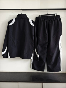 Conjunto Deportivo de Nailon a la Moda – Proveedor de Ropa Urbana con Logotipo Personalizado - Product Image 4