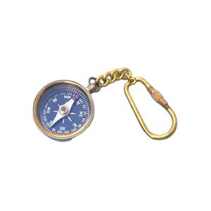 Porte-clés en laiton de style antique pour marins et amateurs de l'océan, avec un design de bateau traditionnel et une sensation de métal solide - Product Image 1