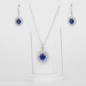 Collier pendentif classique en or massif 18 carats avec saphir, diamant taille brillant rond, design halo floral, ensemble de bijoux de mariage pour femme - Product Image 4