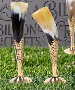 Copa de Vino de Cuerno de Búfalo Hecha a Mano de Primera Calidad con Soporte Metálico, Cuerno Medieval para Beber, Regalo para Fiestas y Bodas - Product Image 4