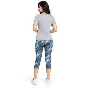 Women <b>Capri</b> <b>Legging</b> Made With Stretchable Fabric Comfortable Fit Breathable Construction Moisture Wicking Performance Elastic - Product Image 2