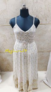 Vestido largo de rayón y lurex para mujer, estilo spaghetti, cómodo y ligero, ideal para uso casual y perfecto para la playa. - Product Image 6