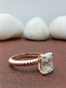 Anillo de Compromiso y Boda D'VINS JEWELS con Forma de Esmeralda, Corte Brillante, Cultivado en Laboratorio, Color D, Blanco, Chapado en Oro Rosa - Product Image 6