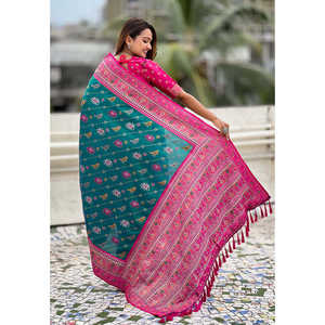 ผ้าไหมเนื้อนุ่มสีเขียวลายทอแบบ Zari ยี่ห้อ Elite Weaves รุ่น Patola Leheriya พร้อมลายทอแบบตัดกัน เสื้อผ้าอินเดียและปากีสถาน - Product Image 5