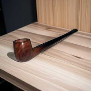Pipe à fumer en bois faite à la main, forme naturelle, rustique, artisanale, objet de collection - Product Image 2