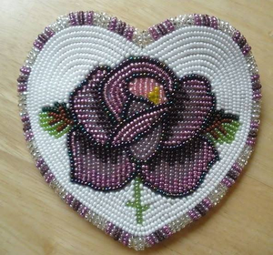 Barrette à cheveux brodée en forme de cœur avec perles de verre, pince à cheveux pour tenue de soirée, accessoire de mode moderne - Product Image 1