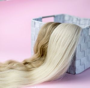 Extensions de cheveux Remy vierges indiennes brutes personnalisables Faisceaux de tissage à cuticules alignés Style enveloppant teint pour trame de génie - Product Image 1