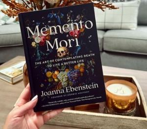 เมเมนโต โมริ โดย โจแอนนา เอเบนสไตน์ หนังสือปกแข็งภาษาอังกฤษ หนังสือพัฒนาตนเองและบทเรียนชีวิต - Product Image 1