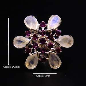 Anillo de Plata de Ley 925 con Baño de Plata, con Piedra Lunar Arcoíris Blanca y Granate Rodolita, a la Moda - Product Image 2