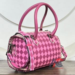 Nouveauté 2026 – Sacs de voyage légers en cuir à carreaux, tendance et de haute qualité, pour femme, idéaux pour les week-ends et les séjours d'une nuit - Product Image 1