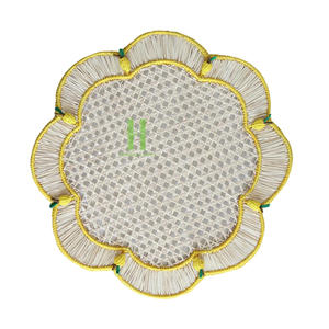 BEST SELLER Assiettes de présentation en jonc de mer naturel style bohème, tressées à la main, pour décoration de table de mariage, sets de table festonnés en osier 35cm - Product Image 1