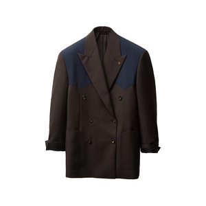 Blazer en laine croisé pour homme, col cranté, longueur classique, style britannique, marron foncé avec empiècements bleu marine aux épaules - Product Image 1