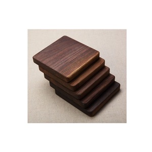 Diseño innovador de posavasos de madera que ofrece una protección confiable contra las marcas de bebidas, la humedad y el daño por calor. - Product Image 4