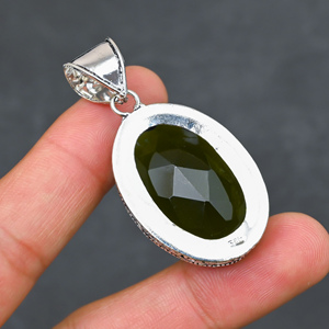 Magnifique pendentif en péridot vert, pierre précieuse créée en laboratoire, en argent sterling 925, fait main, bijou statement, cadeau pour femme, très demandé - Product Image 2