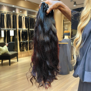 Paquet de cheveux naturels Remy indiens non traités ondulés naturels d'un seul donneur de cheveux humains bruts vierges d'Inde - Product Image 1