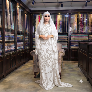 Robe traditionnelle somalienne de luxe écologique en tissu Fransawi Dirac Slub blanc doux et transparent pour filles, idéale pour les mariages et les fêtes, avec châle assorti - Product Image 1