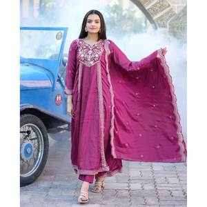 Feni Fashion Designer Party Wear Robes de bal en violet Taille S avec séquence de codage Travail brodé - Product Image 4